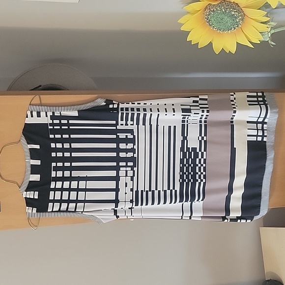 Lulu Love L sleeveless  top - Picture 3 of 3